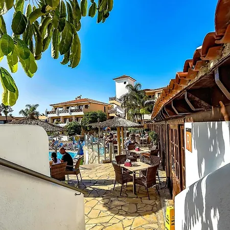 Apto con Piscina, Terraza Privada&AC Apartahotel